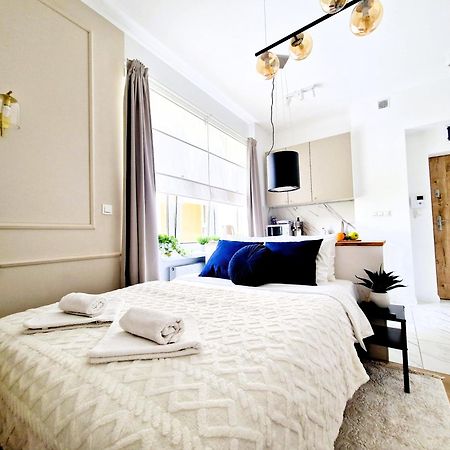 J&W Apartments Grojecka Glam Flat وارسو المظهر الخارجي الصورة