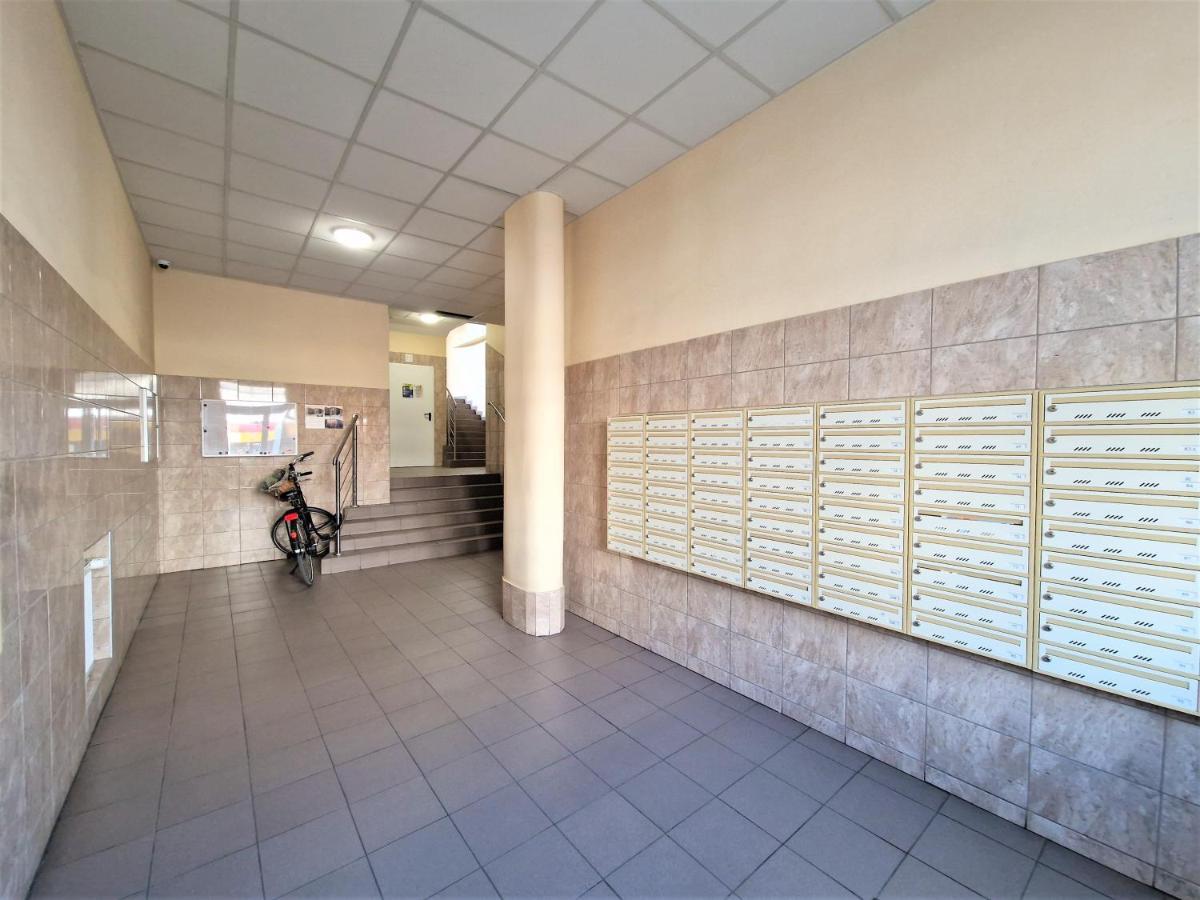 J&W Apartments Grojecka Glam Flat وارسو المظهر الخارجي الصورة