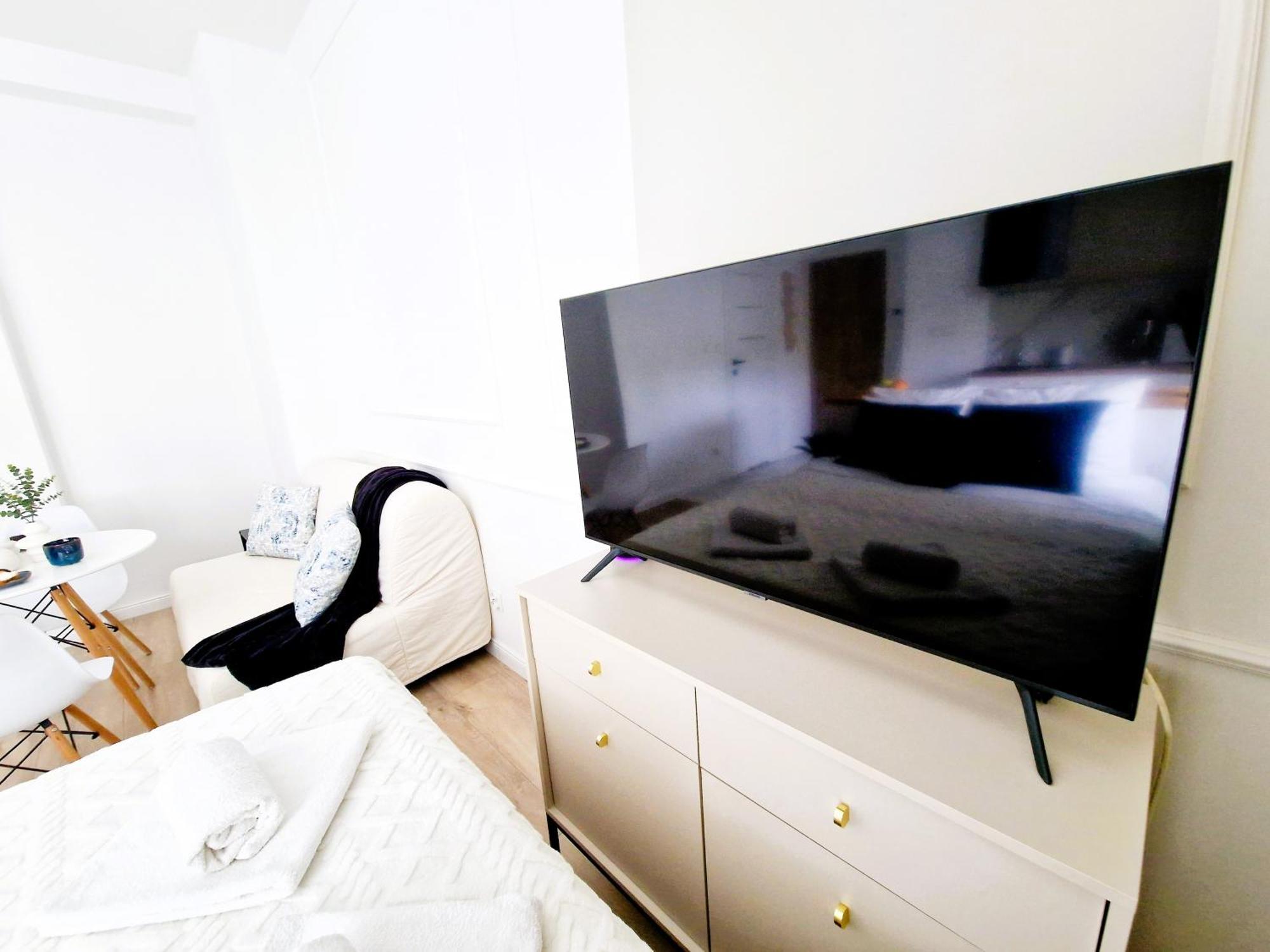 J&W Apartments Grojecka Glam Flat وارسو المظهر الخارجي الصورة